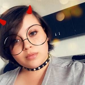 Meet your Posher, Destinee